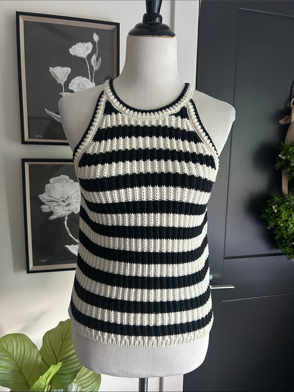 🌹M Striped Knit Halter Tank sweater  - Black & ivory tan